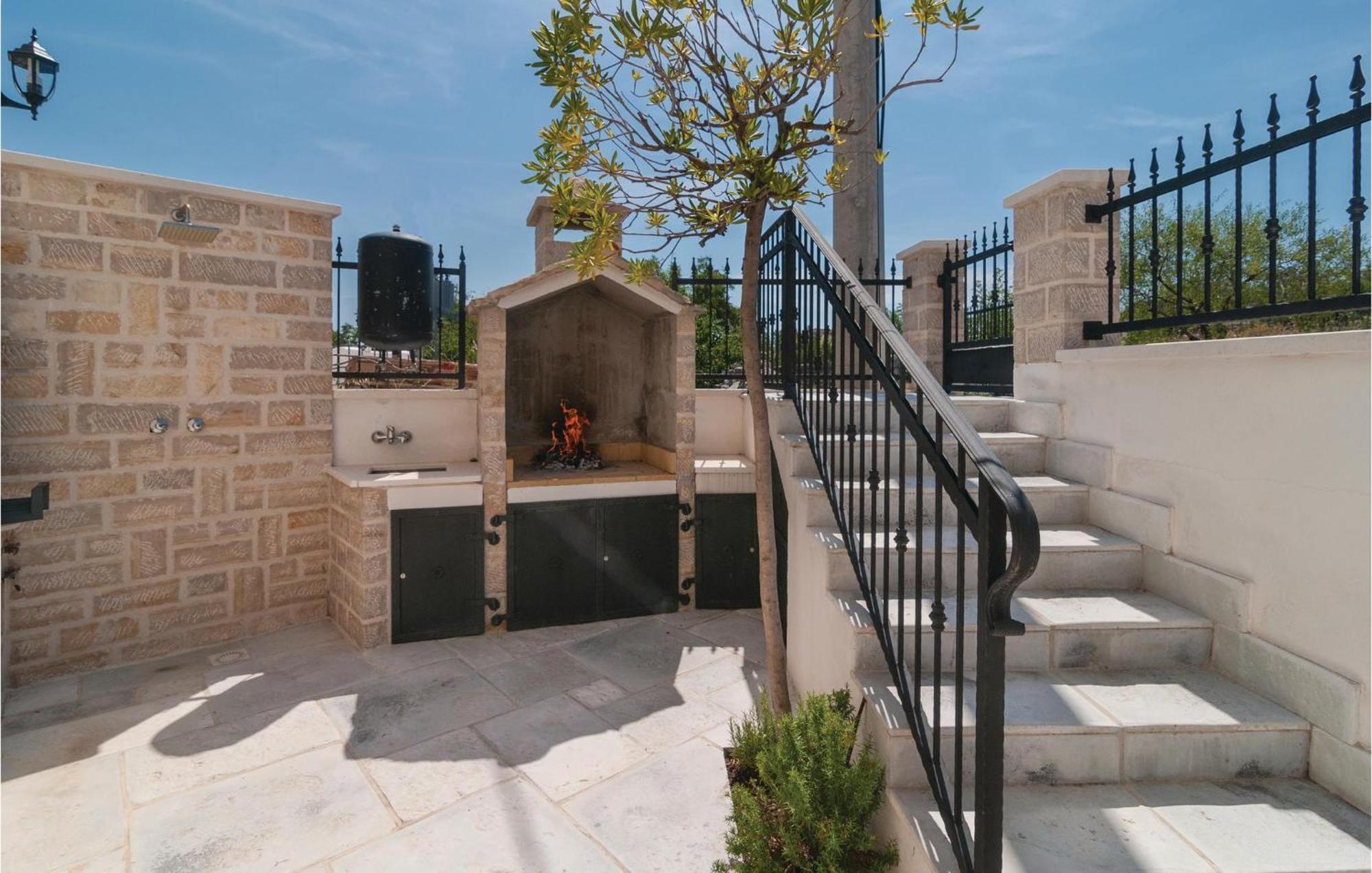 Stunning Home In Primosten With Kitchen Exterior photo
